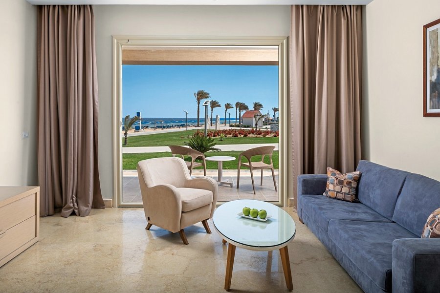 Pickalbatros Sea World Resort - Wohnbeispiel Juniorsuite Meerblick (Zimmercodierung J1M)