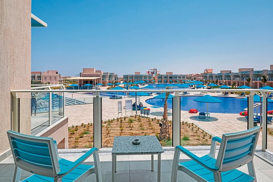 Pickalbatros Sea World Resort - Beispiel Balkon Suite Deluxe Poolblick (Zimmercodierung WDP)