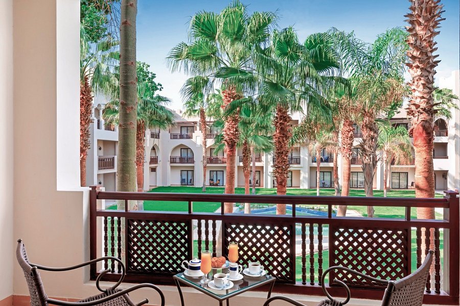 Pickalbatros Oasis Port Ghalib - Beispiel Balkon Doppelzimmer Standard Gartenblick (Zimmercodierungen DGG & DCG)