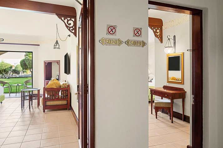Pickalbatros Oasis Port Ghalib - Wohnbeispiel Familienzimmer Verbindungstür Gartenblick (Zimmercodierungen F1G, F1P & FG1)