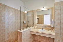 JAZ Neo Reef Marsa - Beispiel Bad Doppelzimmer Standard (Zimmercodierungen DGG, DCG, DGP, DCP, DGM & DCM)