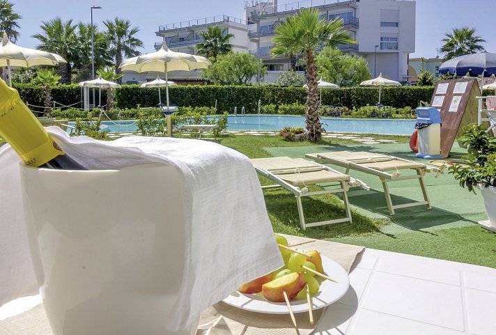 SeaPark Resort & Spa