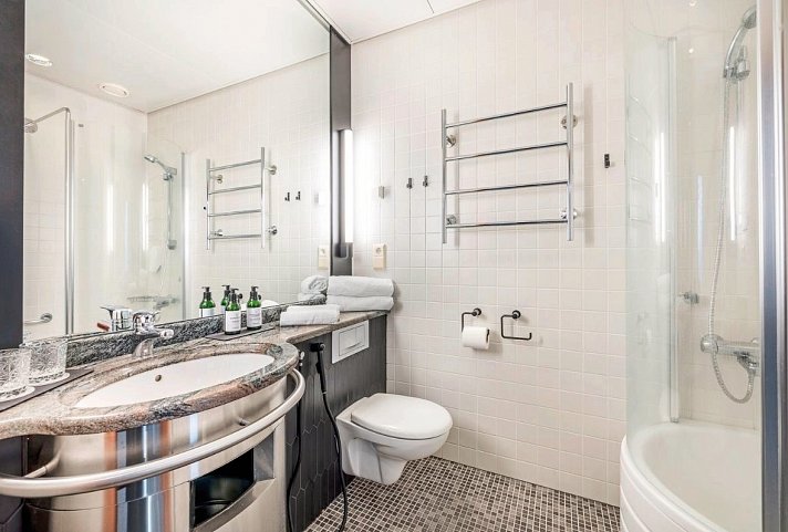 Santa's Hotel Santa Claus - Wohnbeispiel Doppelzimmer Standard (Bad) (Zimmercodierung DB1)