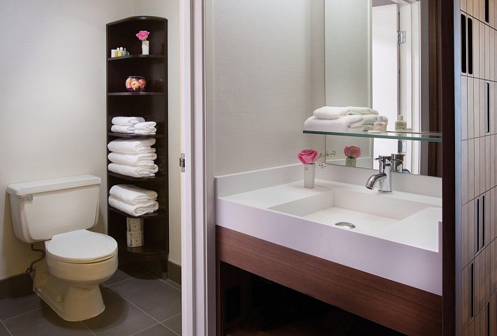 Hotel 116, A Coast Hotel Bellevue - Wohnbeispiel Standard Bad (Zimmercodierungen UG2 & UG4)