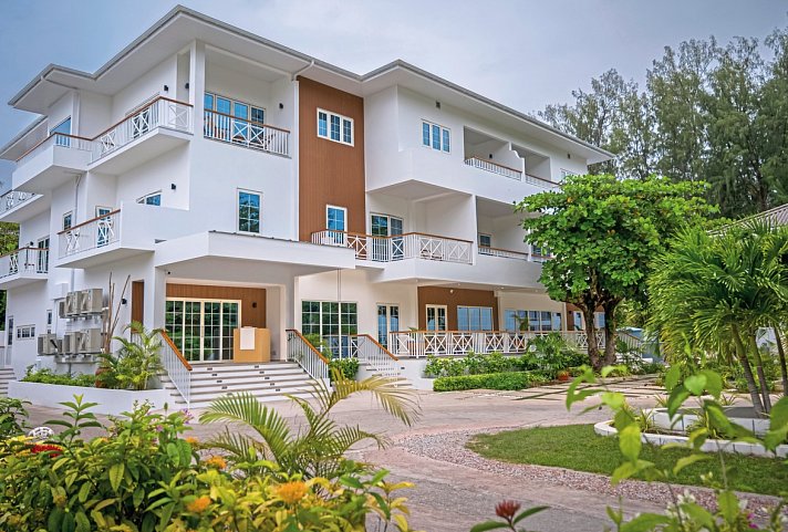 Acajou Beach Resort