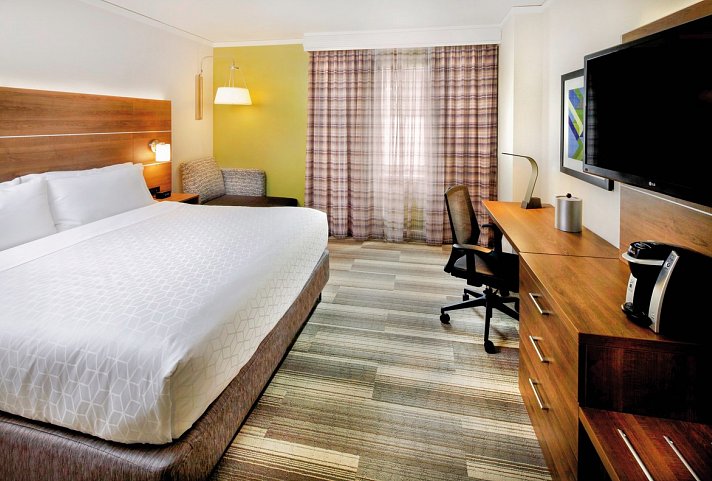 Holiday Inn Express and Suites Fisherman's Wharf - Wohnbeispiel 1 King Bed (Zimmercodierung UG2)