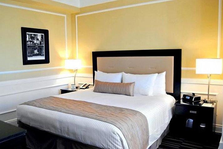Pickwick Hotel