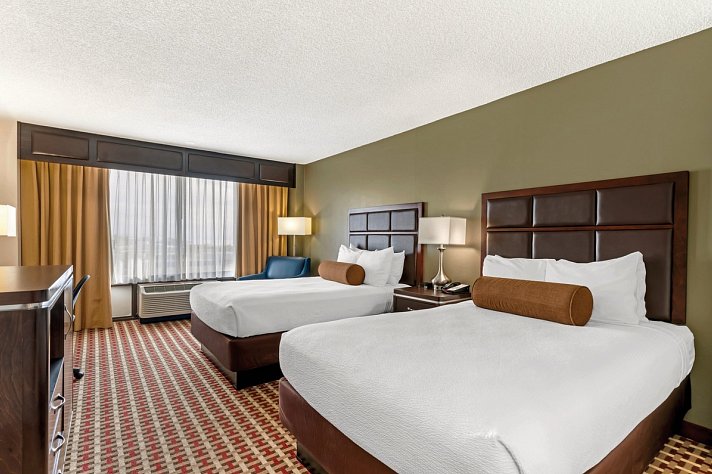 Best Western Plus Grosvenor Airport Hotel