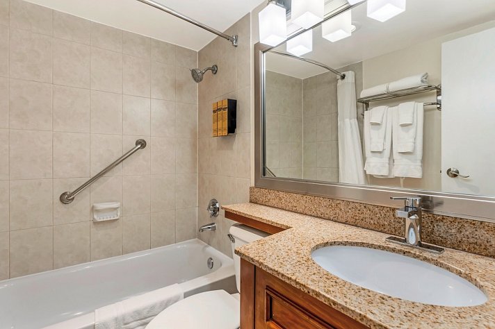 Best Western Plus Grosvenor Airport Hotel