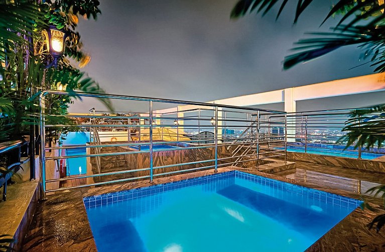 Windsor Plaza Hotel
