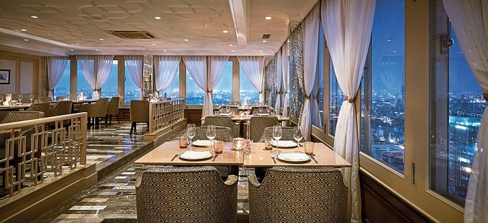 Windsor Plaza Hotel