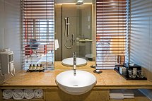 Equatorial Ho Chi Minh City - Bad Deluxe (Zimmercodierung UD1)