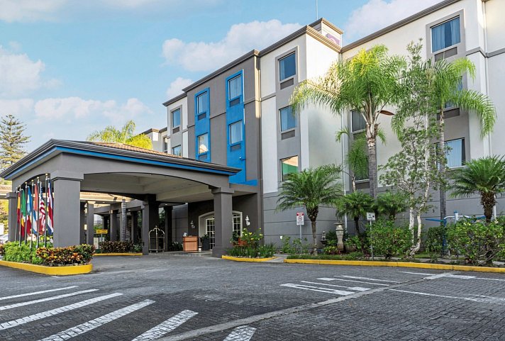 Sleep Inn Paseo Las Damas