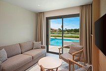 Meravia Leonardo Limited Edition - Wohnbeispiel Deluxezimmer Gartenblick und Privatpool (Zimmercodierung DDR)
