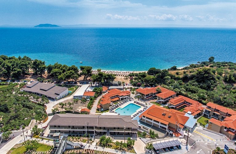Lagomandra Beach Hotel