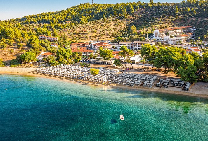 Lagomandra Beach Hotel