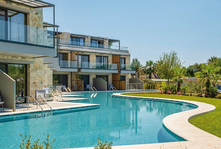 Portes Lithos Luxury Resort