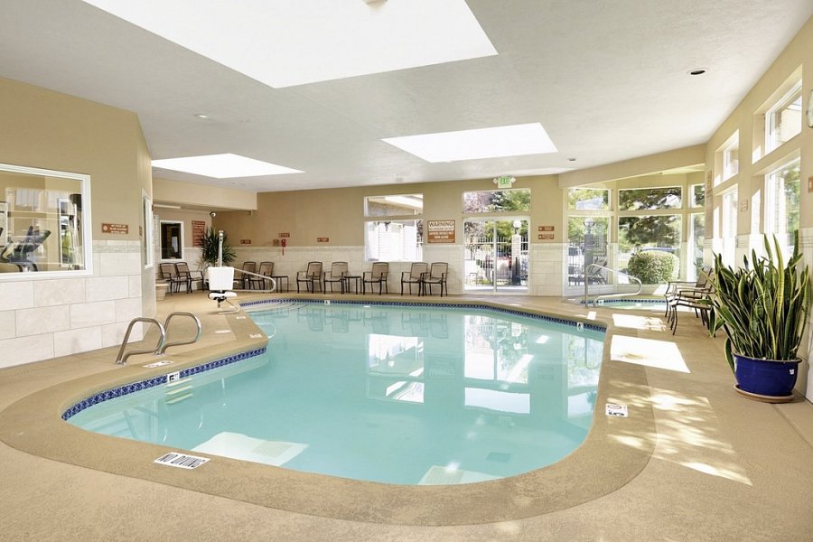 Crystal Inn Hotel & Suites Salt Lake City - Pool