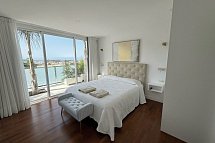 Casitas J