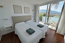 Casitas J