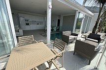 Casitas J
