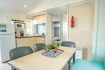 Amadria Park Camping Trogir (by Happy Camp) - Wohnbeispiel Mobilheim Happy Premium (Zimmercodierung CM1)