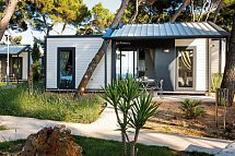 Waterman Beach Village Camp & Glamping