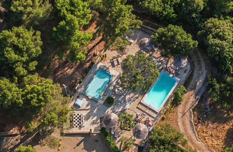 Waterman Beach Village Camp & Glamping