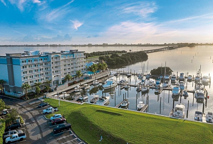 Compass Hotel by Margaritaville Anna Maria Sound