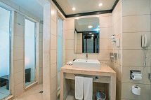 Reef Oasis Beach Resort - Beispiel Bad Doppelzimmer Superior (Zimmercodierungen DSG, DCG, DSP & DCP)