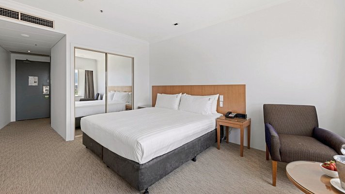 Holiday Inn Potts Point