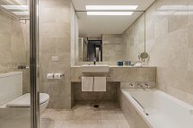 PARKROYAL Darling Harbour - Beispiel Bad (Zimmercodierungen US1 & UD1)