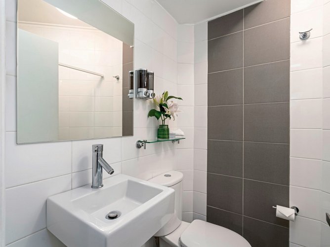 Park Regis City Centre - Beispiel Bad Standard Room (Zimmercodierung UG1)