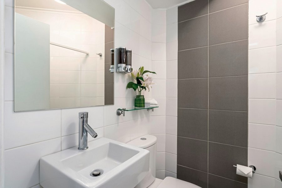 Park Regis City Centre - Beispiel Bad Standard Room (Zimmercodierung UG1)