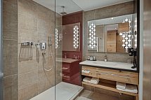 Sporthotel Wagrain - Beispiel Bad Doppelzimmer Deluxe (Zimmercodierung DD1)