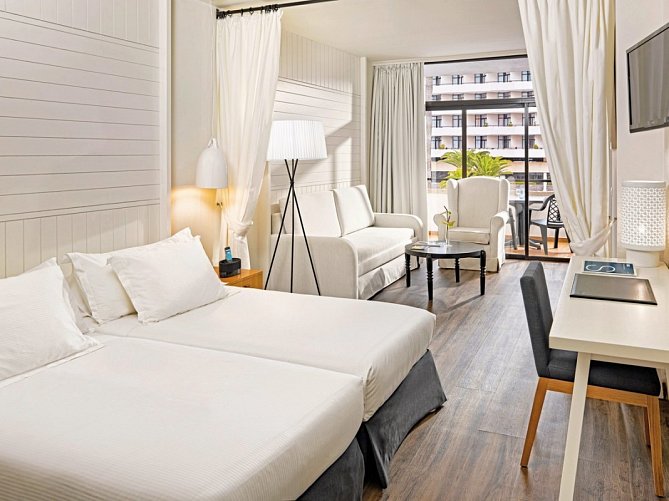 H10 Conquistador - Wohnbeispiel Juniorsuite seitl. Meerblick (Zimmercodierung JBN)