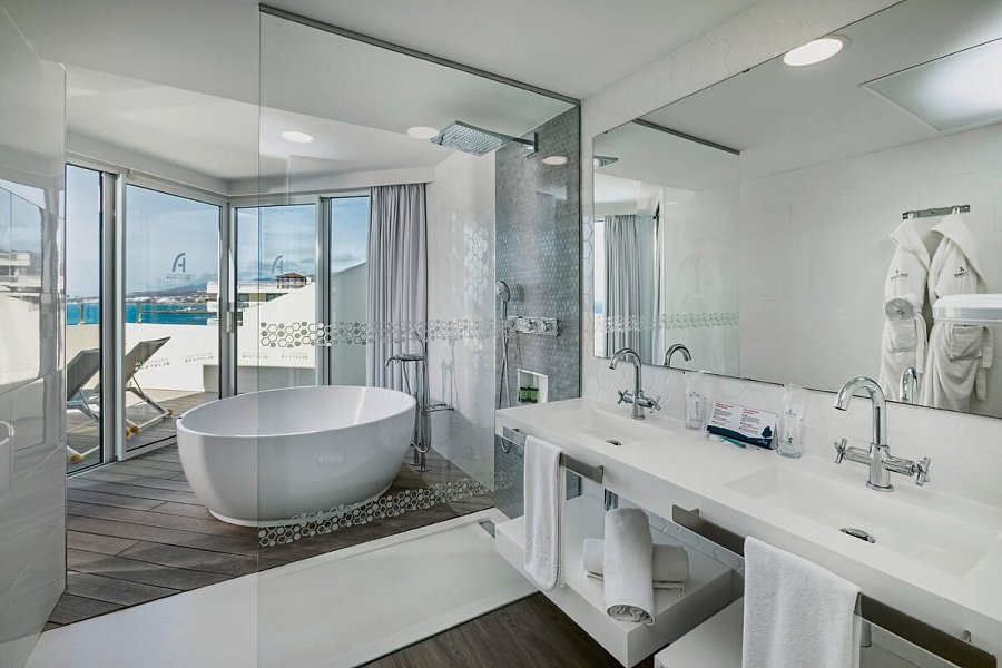 Alexandre Hotel Troya - Wohnbeispiel Doppelzimmer Panoramablick obere Etagen (Zimmercodierung D1M)