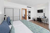 Alexandre Hotel Troya - Wohnbeispiel Familienzimmer Superior mit separatem Wohnzimmer (Zimmercodierung FS1)