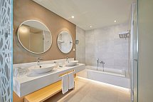 Bahia Principe Explore Fantasia - Wohnbeispiel Familiensuite Deluxe Kingsize-Bett (Zimmercodierung WX1)