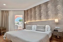 Puerto Palace - Wohnbeispiel Doppelzimmer Poolblick (Zimmercodierung DBP)