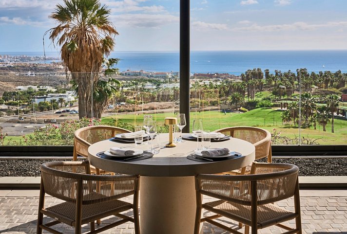 Royal Hideaway Corales Villas - Bonfire