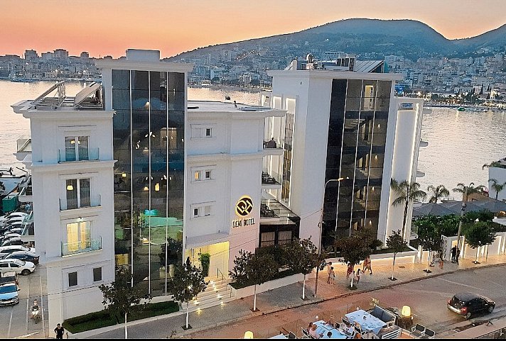 Demi Hotel