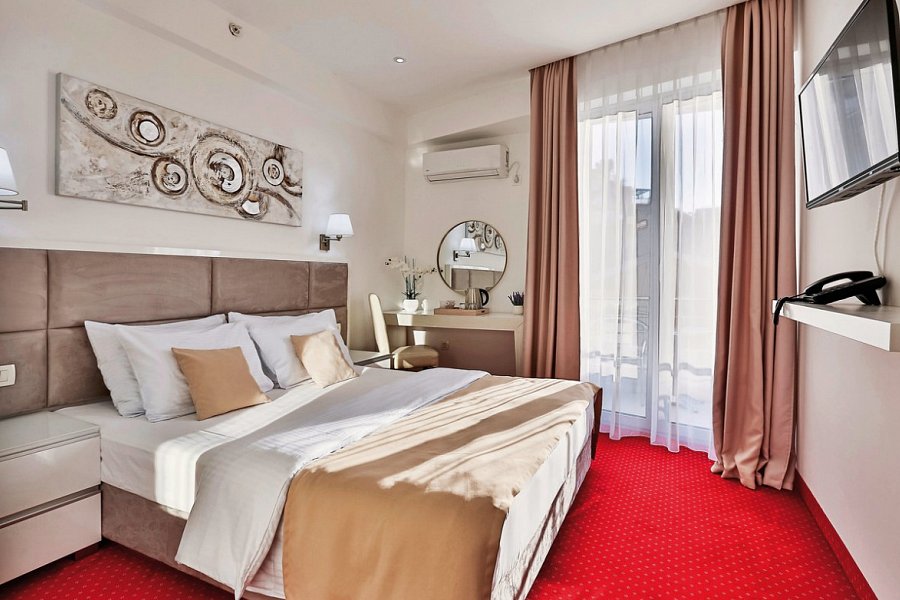 Hotel La Mer - Wohnbeispiel Double Room Sea View (Zimmercodierung DBM)