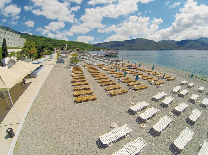 Carine Hotel Delfin