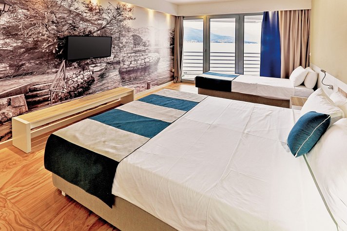 Carine Hotel Delfin