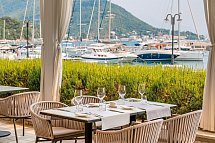 Lazure Hotel & Marina
