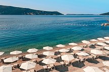 Lazure Hotel & Marina