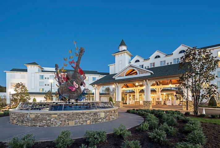 Dollywood's DreamMore Resort & Spa