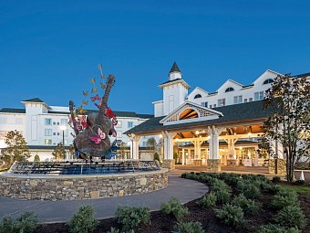 Dollywood's DreamMore Resort & Spa