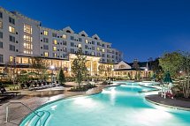 Dollywood's DreamMore Resort & Spa